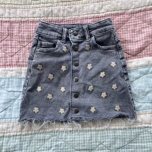 Girls Evsie brand size 7 denim daisy skirt